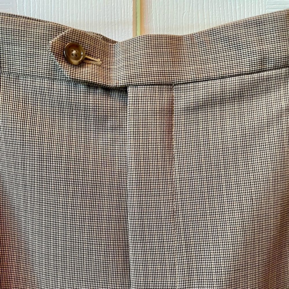 BLACK & WHITE HOUNDSTOOTH SUIT by JOS A BANK SIZE 42R - Picture 10 of 12